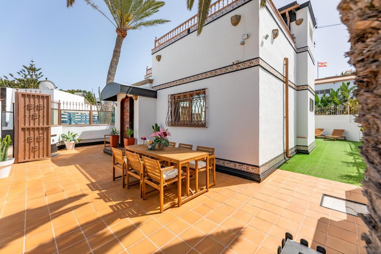 Villa Corralejo Bay Beachfront Corralejo By Holidays Home Luaran gambar