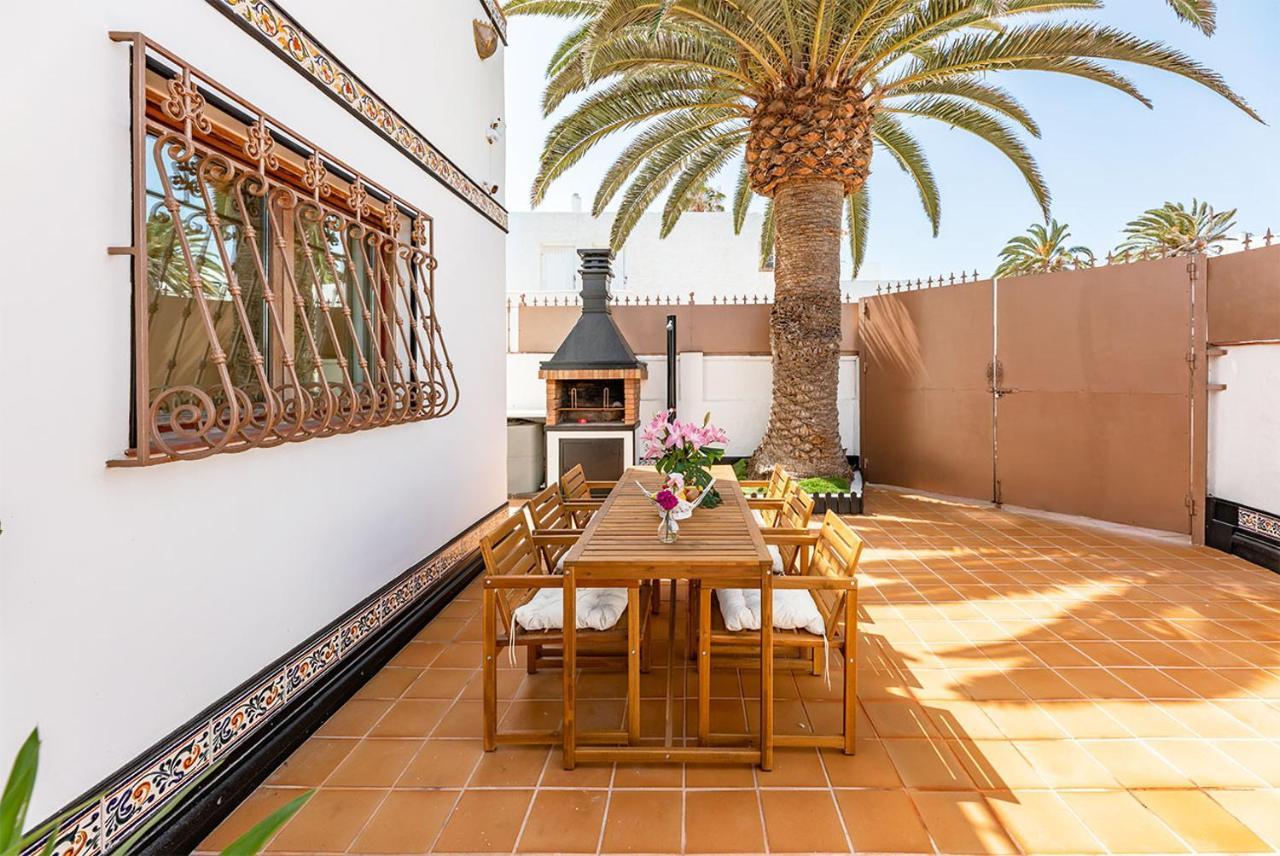 Villa Corralejo Bay Beachfront Corralejo By Holidays Home Luaran gambar